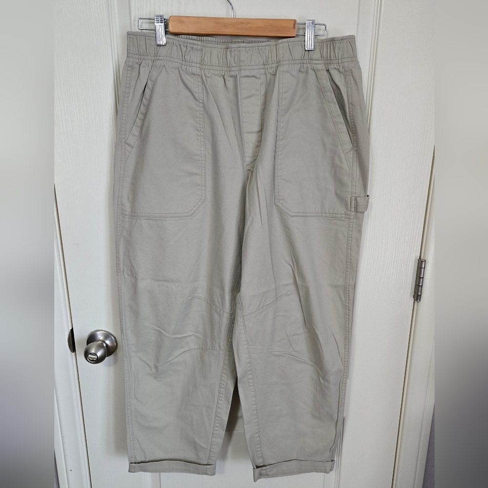 Old Navy Cargo Capri Pants